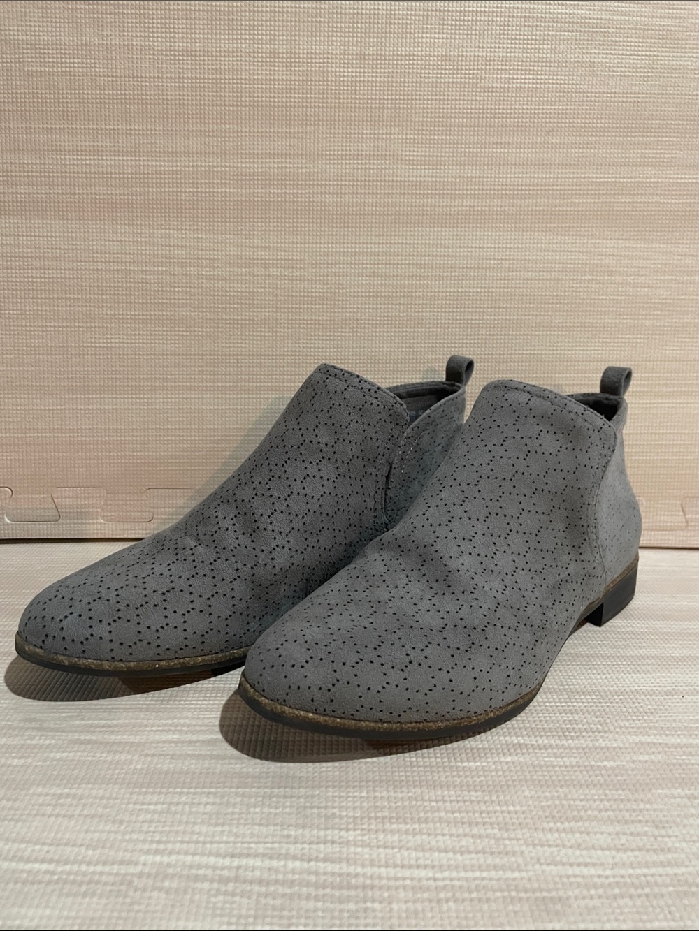 Women’s Suede Ankle Boots - Gray